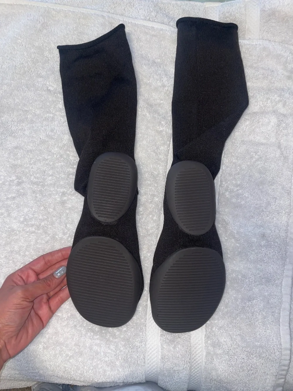 Yeezy sock shoes